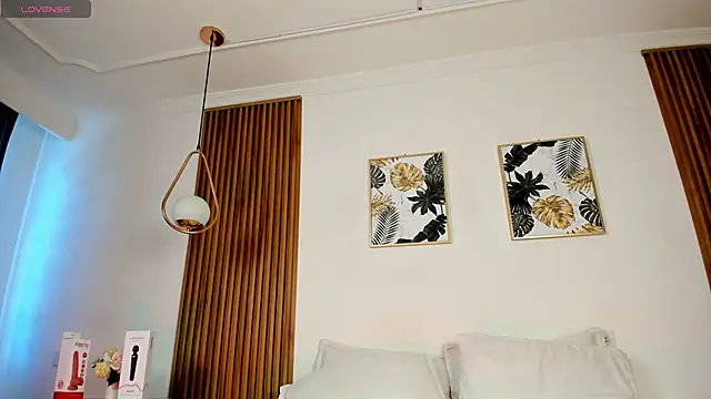 NicolWhite online show from January 11, 12:43 pm