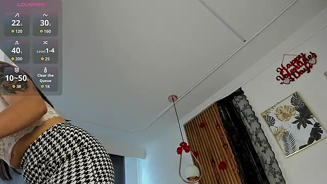 NicolWhite online show from February 10, 1:15 pm