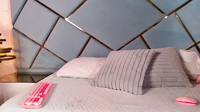 marcela rojas online show from October 16, 11:33 am