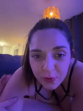 chloedlm5 online show from April 4, 10:40 pm