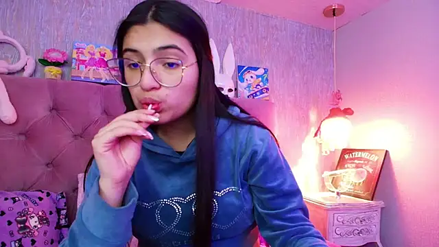 laurenelove online show from February 20, 3:25 am