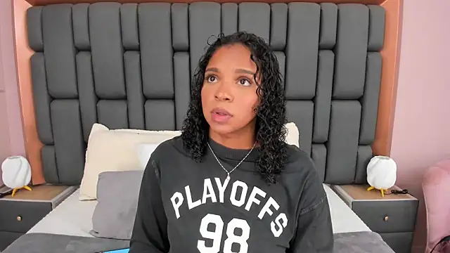 Snapshot of LisaMendez chatting on November 5, 3:50 am LisaMendez online show from November 5, 3:50 am