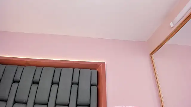 Snapshot of LisaMendez chatting on November 12, 4:02 am LisaMendez online show from November 12, 4:02 am