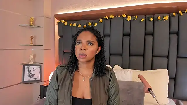 Snapshot of LisaMendez chatting on November 20, 11:04 pm LisaMendez online show from November 20, 11:04 pm