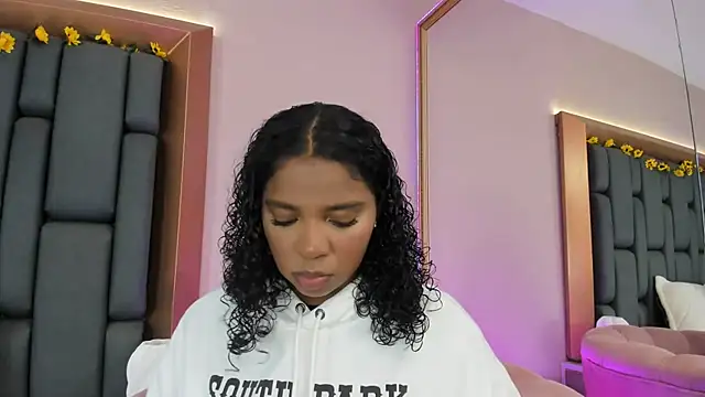 Snapshot of LisaMendez chatting on November 30, 4:16 am LisaMendez online show from November 30, 4:16 am