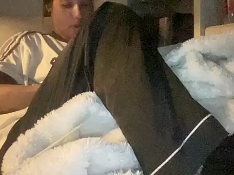 Snapshot of dddasani chatting on October 2, 3:13 am dddasani online show from October 2, 3:13 am