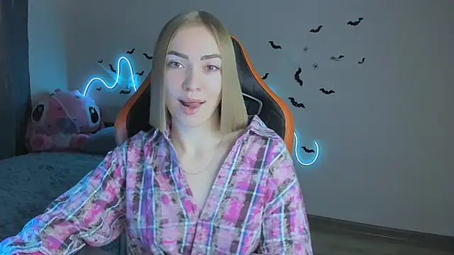 Snapshot of LaraKrein_lk chatting on November 2, 11:56 am LaraKrein lk online show from November 2, 11:56 am