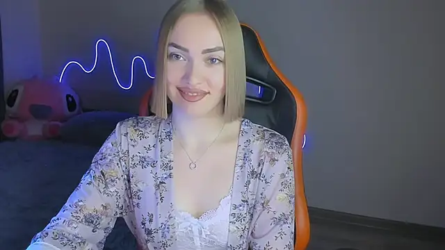 Snapshot of LaraKrein_lk chatting on November 24, 3:12 pm LaraKrein lk online show from November 24, 3:12 pm