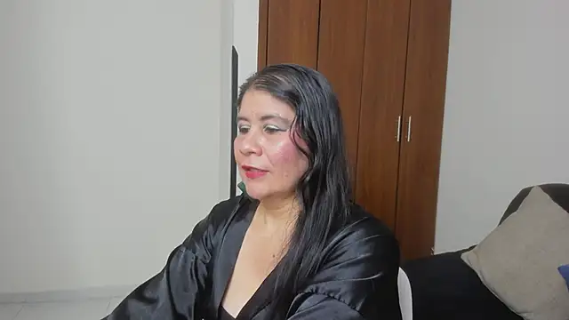 kiraGeiner online show from May 24, 12:59 am
