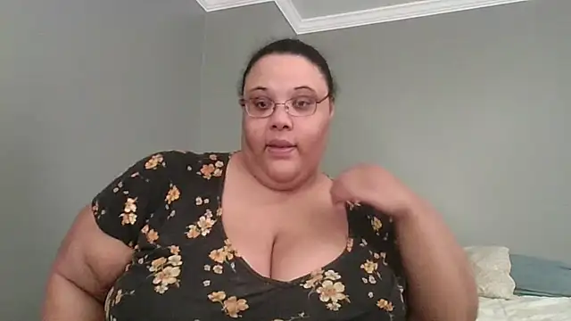 SexyBBW10790 online show from April 5, 2:47 pm