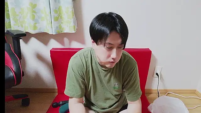 Snapshot of oyu_kun chatting on February 22, 1:31 pm oyu kun online show from February 22, 1:31 pm