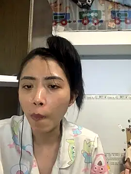 Snapshot of Minee1202 chatting on October 8, 7:17 am Minee1202 online show from October 8, 7:17 am