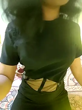 Snapshot of Snaya-baby chatting on October 3, 3:53 pm Snaya-baby online show from October 3, 3:53 pm