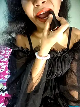 Snapshot of Snaya-baby chatting on October 18, 3:24 pm Snaya-baby online show from October 18, 3:24 pm