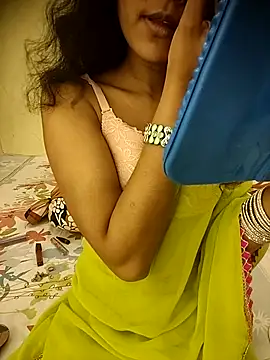 Snapshot of Snaya-baby chatting on November 13, 11:31 am Snaya-baby online show from November 13, 11:31 am