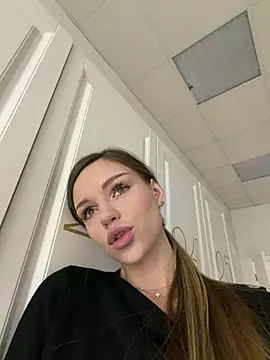 MarilynNova online show from January 17, 4:17 am