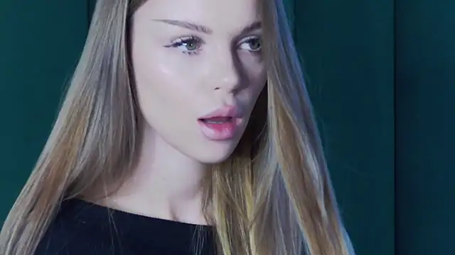 MarilynNova online show from February 19, 4:52 am