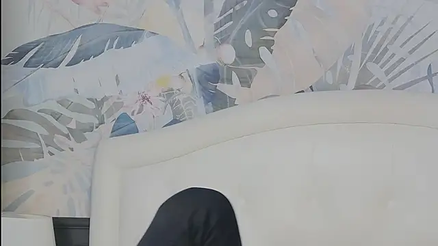 MarilynNova online show from March 27, 6:52 am