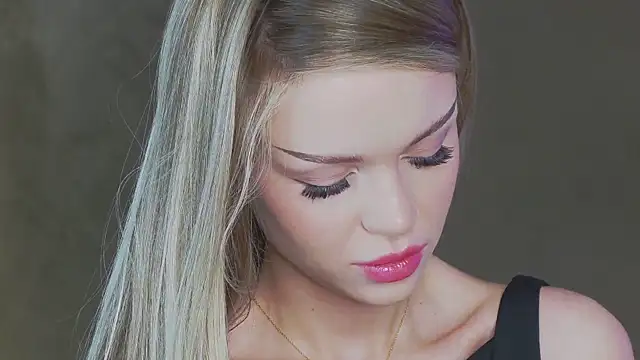 MarilynNova online show from April 12, 4:28 am