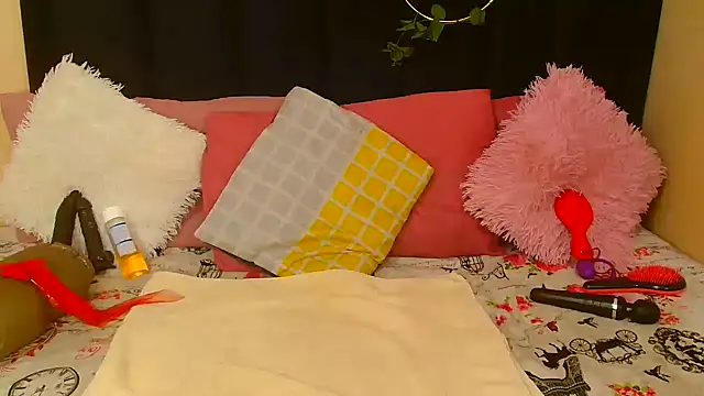 Snapshot of AmazingDarkDoll chatting on October 25, 4:35 pm AmazingDarkDoll online show from October 25, 4:35 pm