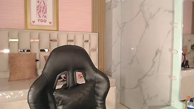 Snapshot of allyssa_bellini_s chatting on September 11, 7:58 pm allyssa bellini s online show from September 11, 7:58 pm