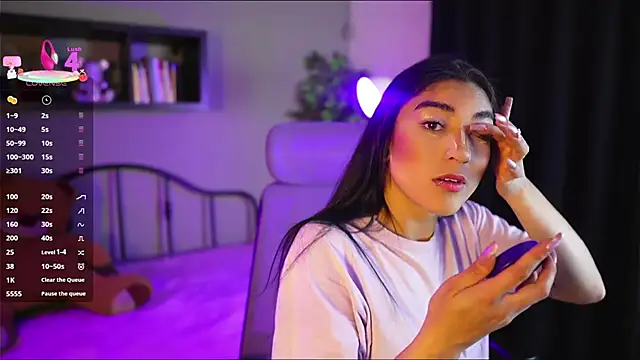 Emma and Issac online show from January 9, 4:15 am