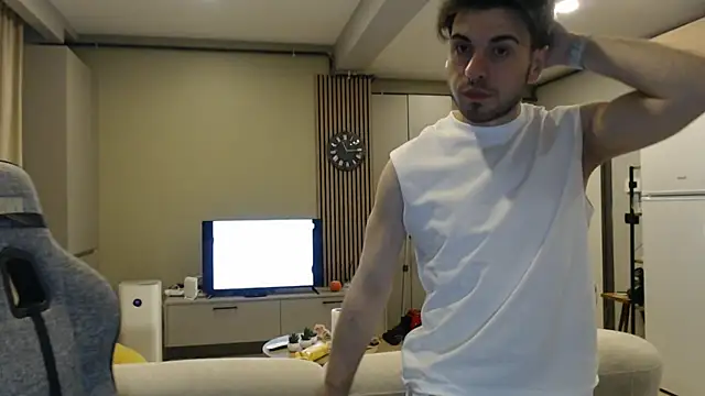 toyboytlg online show from April 20, 9:27 pm