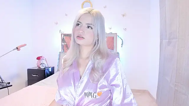 Snapshot of Ella_Lenox chatting on October 23, 12:21 am Ella Lenox online show from October 23, 12:21 am