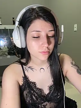 Snapshot of Privad_ravenna chatting on October 7, 3:25 am Privad ravenna online show from October 7, 3:25 am