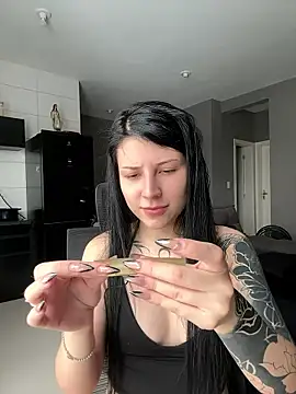 Snapshot of Privad_ravenna chatting on January 12, 6:02 pm Privad ravenna online show from January 12, 6:02 pm