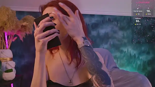 Snapshot of WendyGilber chatting on October 21, 9:21 am WendyGilber online show from October 21, 9:21 am