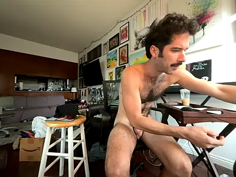 Pupscritch online show from November 3, 4:30 pm