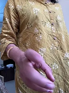 modelnishu online show from February 19, 2:40 am