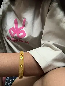 modelnishu online show from March 11, 3:18 pm