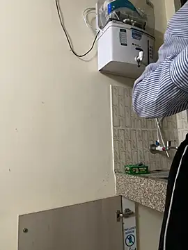 modelnishu online show from March 19, 2:10 pm