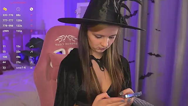 Snapshot of LilLisa chatting on October 24, 4:14 pm LilLisa online show from October 24, 4:14 pm