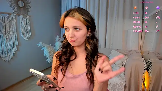 Snapshot of LilLisa chatting on November 22, 4:28 pm LilLisa online show from November 22, 4:28 pm