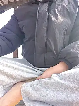 Snapshot of starvingo2002 chatting on November 30, 4:16 am starvingo2002 online show from November 30, 4:16 am