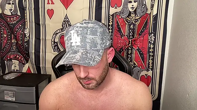 Snapshot of brettmycles28 chatting on November 13, 2:10 am brettmycles28 online show from November 13, 2:10 am