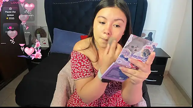 Snapshot of LucyPetit chatting on September 20, 1:56 pm LucyPetit online show from September 20, 1:56 pm