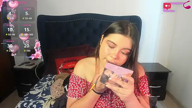 Snapshot of LucyPetit chatting on September 27, 2:00 pm LucyPetit online show from September 27, 2:00 pm