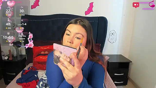 Snapshot of LucyPetit chatting on October 1, 2:12 pm LucyPetit online show from October 1, 2:12 pm