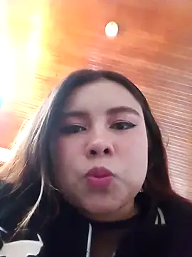Snapshot of LucyPetit chatting on October 14, 1:23 pm LucyPetit online show from October 14, 1:23 pm
