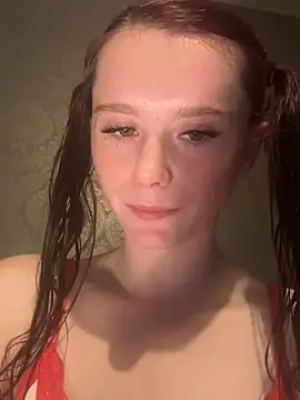 Snapshot of raen001 chatting on December 13, 9:42 pm raen001 online show from December 13, 9:42 pm