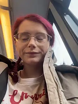 raen001 online show from February 12, 9:04 am