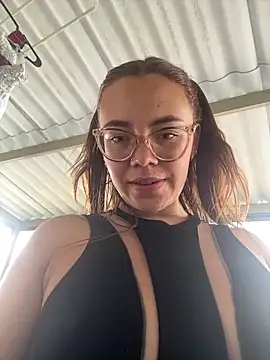 Snapshot of AlissonPeach01 chatting on September 12, 3:34 pm AlissonPeach01 online show from September 12, 3:34 pm