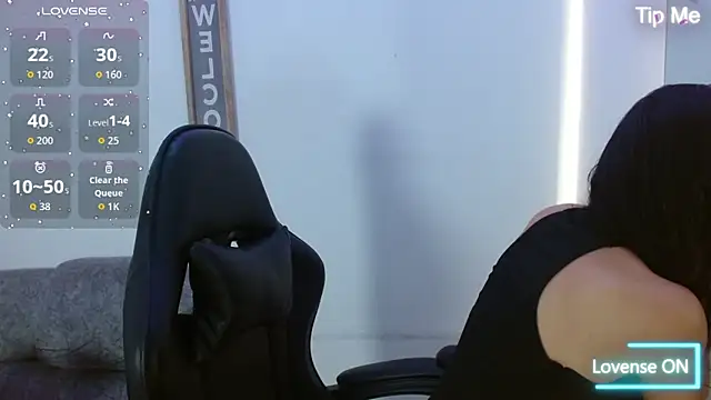 luna starr69 online show from December 5, 1:31 pm