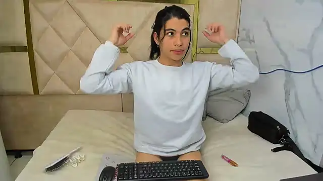 Snapshot of Allisonts69 chatting on September 19, 4:36 am Allisonts69 online show from September 19, 4:36 am