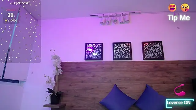 Snapshot of AlexandraCambell chatting on September 17, 7:37 pm AlexandraCambell online show from September 17, 7:37 pm