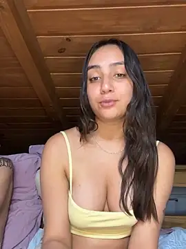 Snapshot of hannahhotwife chatting on October 1, 12:49 am hannahhotwife online show from October 1, 12:49 am